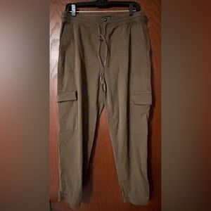 Women’s Banana Republic Twill Utility Jogger in Heritage Green Olive, size M